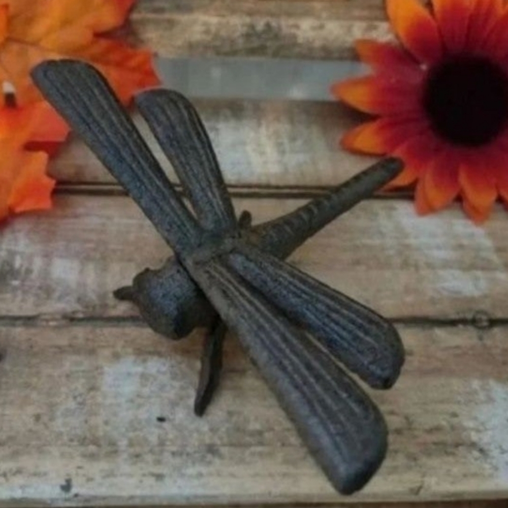 NWOT Cast Iron Dragonfly Home Garden Decor